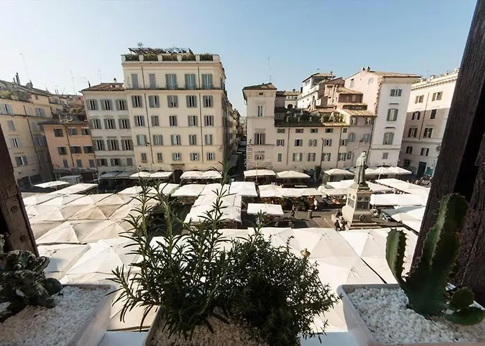 Piazza Campo de\' Fiori Luxury Flat View