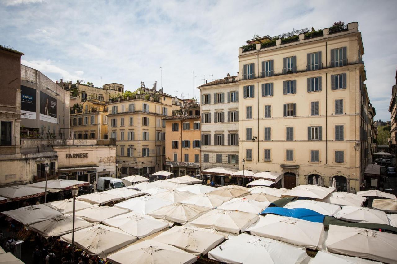 Piazza Campo De' Fiori Luxury Flat View *