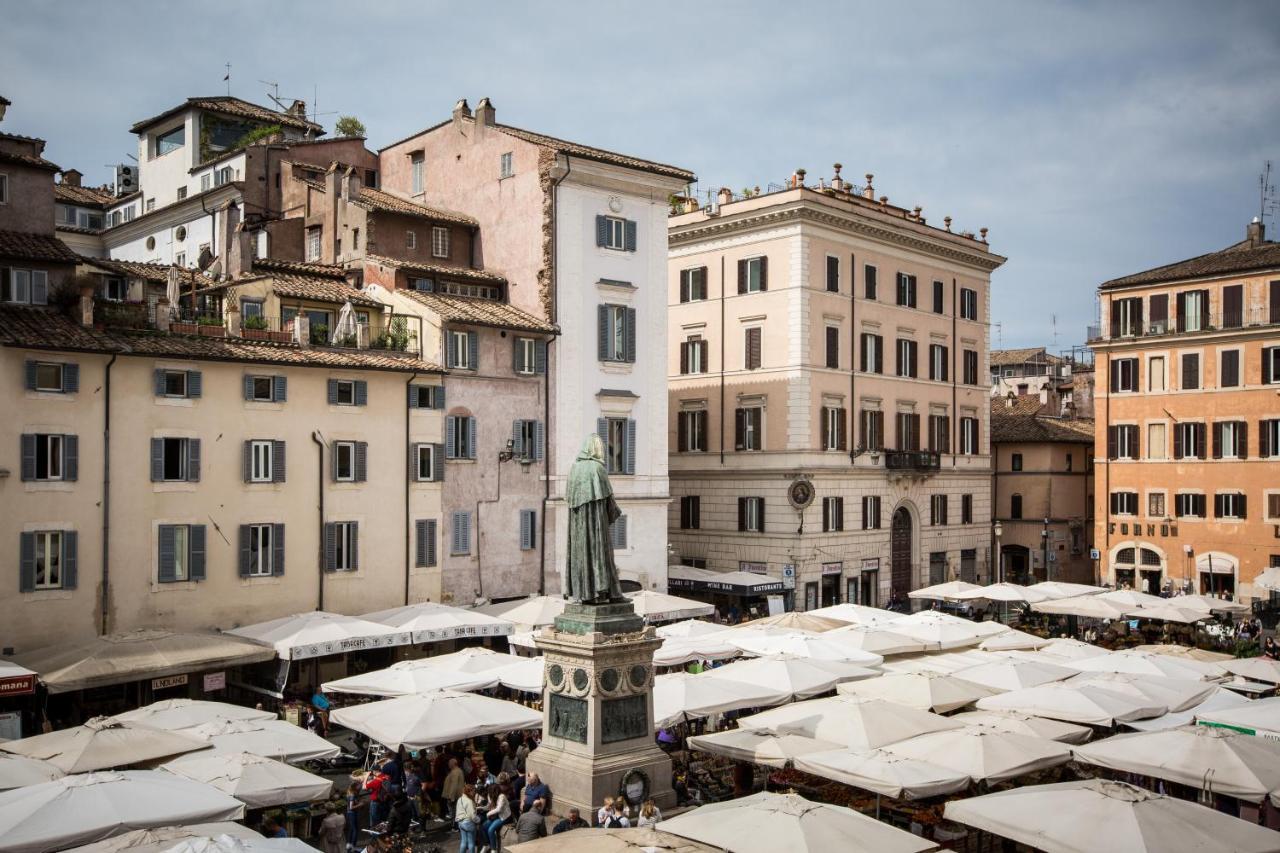 Piazza Campo De' Fiori Luxury Flat View *